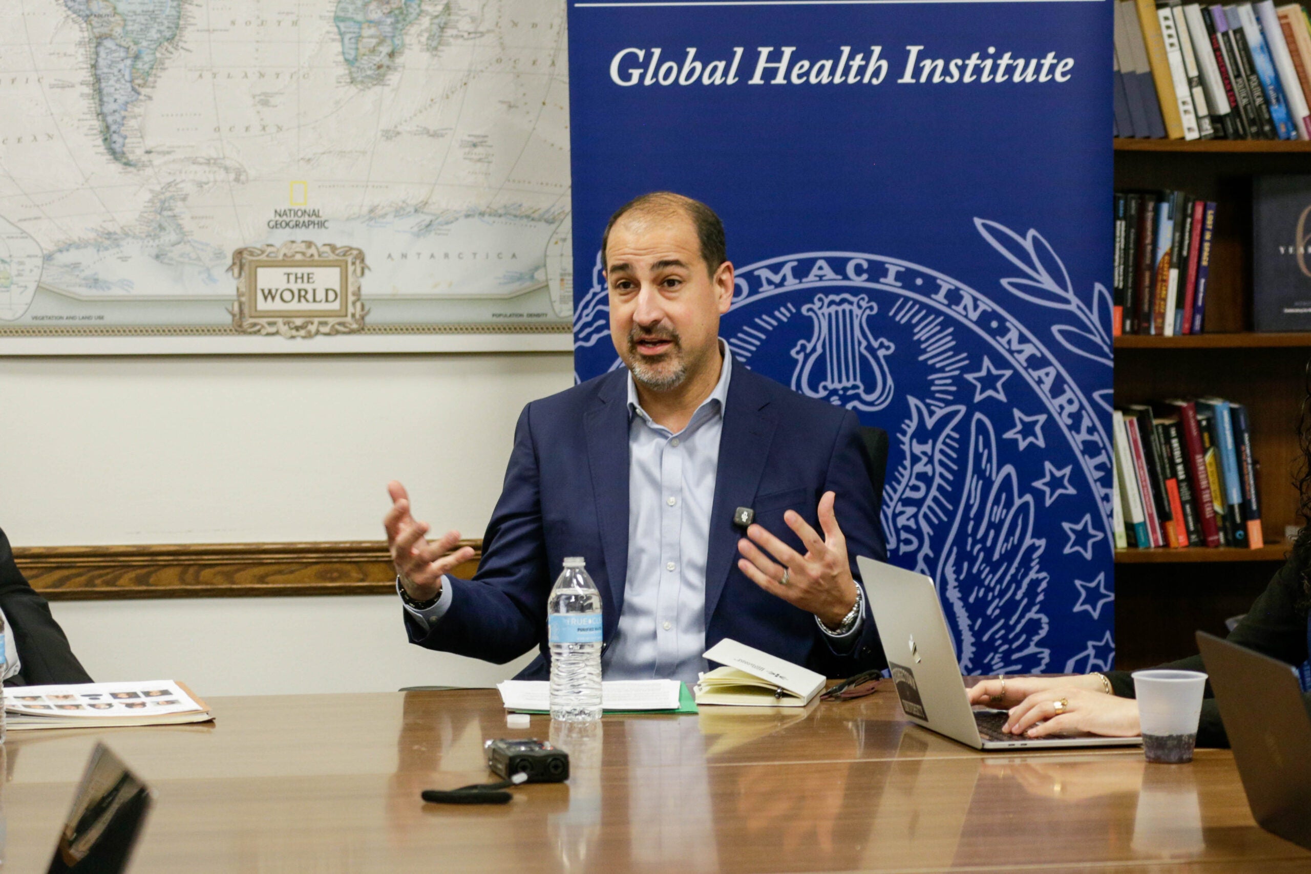 Roberto Rodríguez speaking